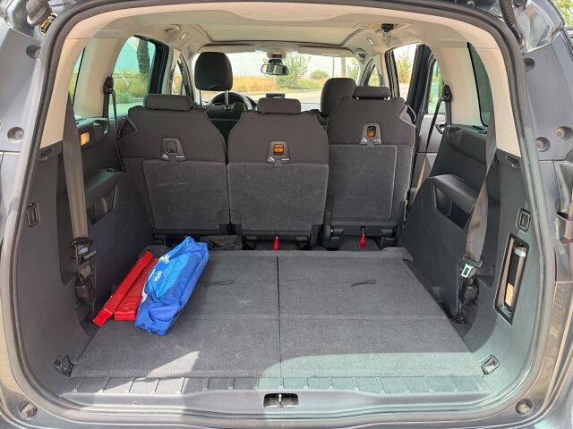 PEUGEOT 5008 ALLURE 1.6 HDI AUTO SPANISH LHD IN SPAIN 84000 MILES 7 SEATS 2015